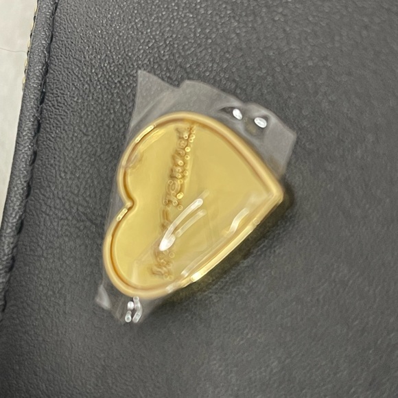 Betsey Johnson clear travel case, NWT - Picture 10 of 10